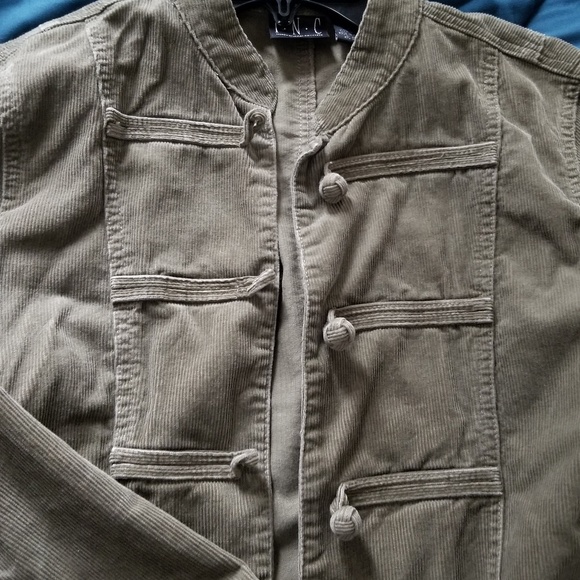 Blazer - Picture 2 of 2